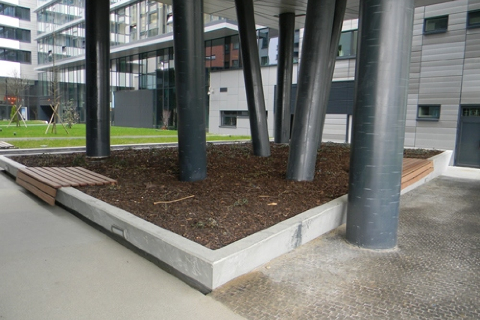 River Park - kvetináče